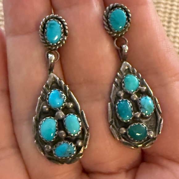 Navajo Arizona natural turquoise solid sterling silver large drop earrings - Picture 3 of 5
